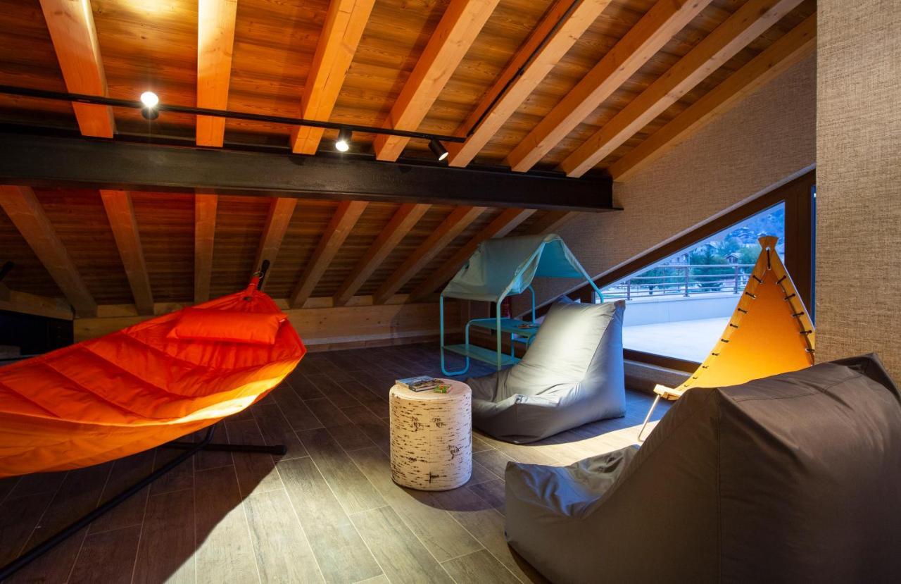 Hotel Base Camp Lodge - Bourg Saint Maurice Exterior foto